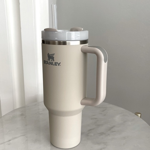 Stanley 40oz Quencher H2.O Flowstate Tumbler (soft matte) - Picture 6 of 13